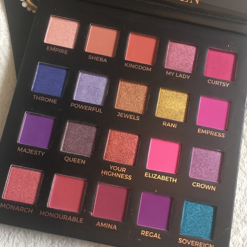 New Eloise THE QUEEN EYE SHADOW PALETTE - Picture 4 of 17
